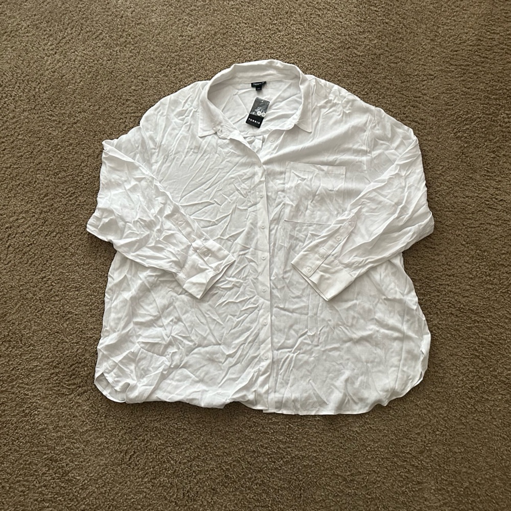 White collared button down shirt
